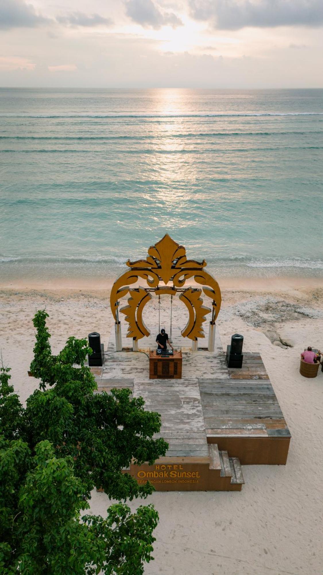Ombak Sunset Hotel Quần đảo Gili Ngoại thất bức ảnh